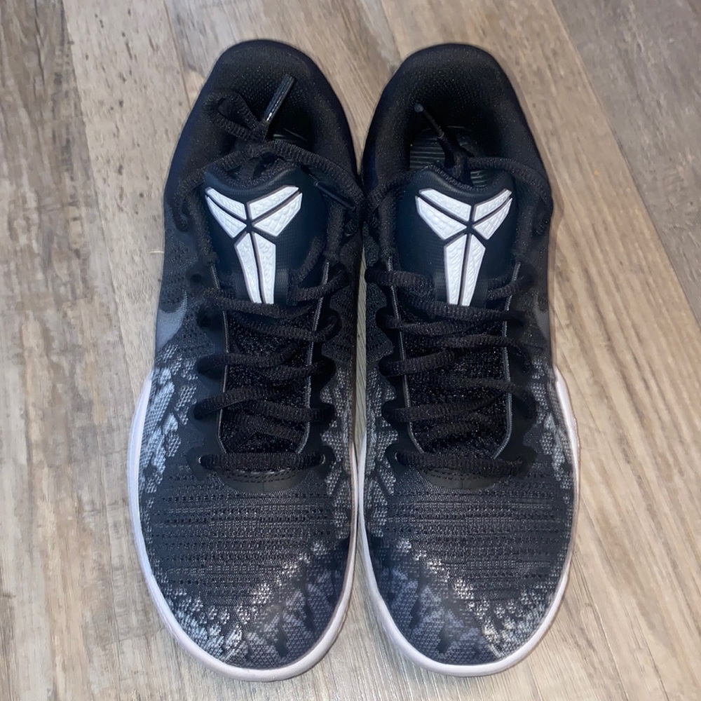 Pre-owned: Worn once, great condition. Kids Size 6